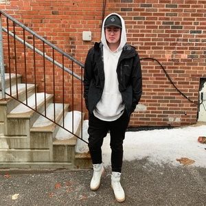 Meet your Posher, Harrison